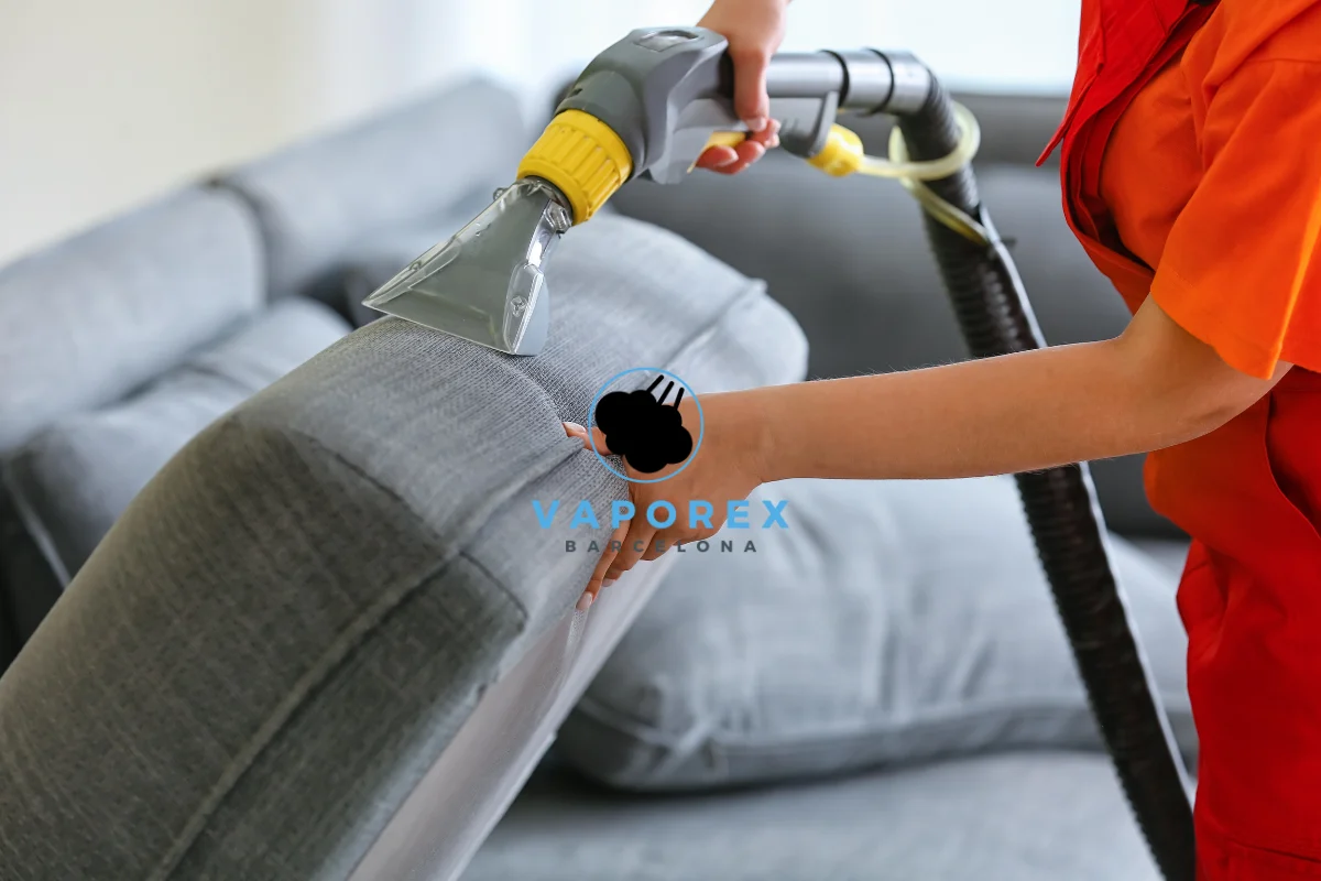 Puedes limpiar tus sofás